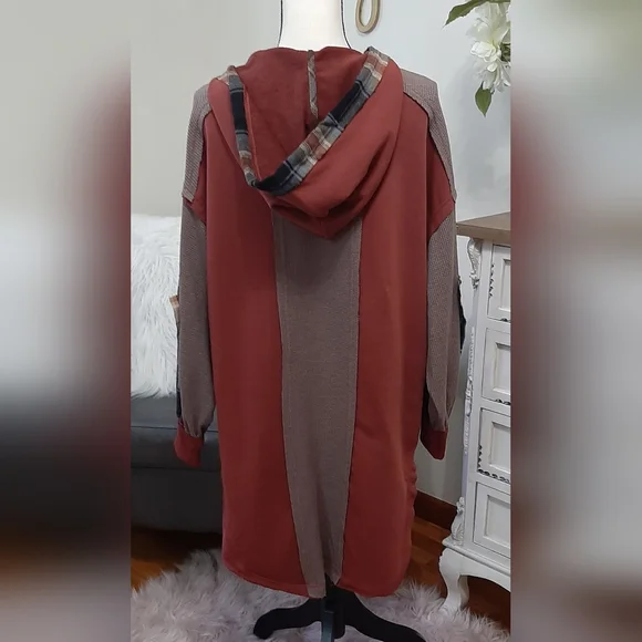 🎉SALE FINAL PRICE DROP🎉 NEW Oli & Hali Loose Fit V-Neck Hoodie W/ Plaid Detail - Picture 5 of 5